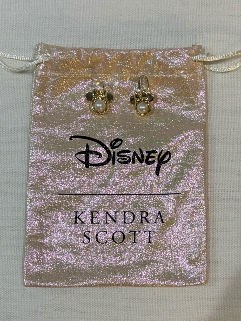 Disney | Kendra Scott Minnie Mouse Drop Earrings White Pearl Gold - Picture 4 of 6
